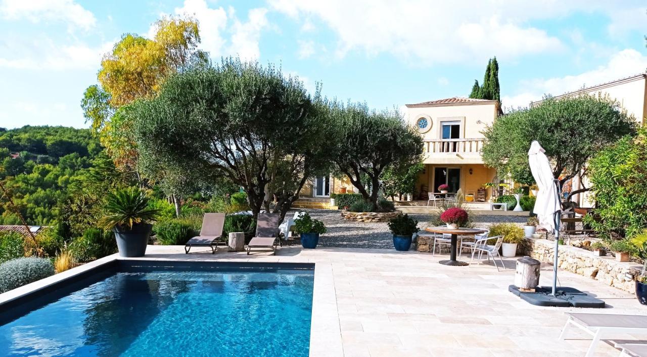 Castel'Lodge Le Beausset Exterior photo