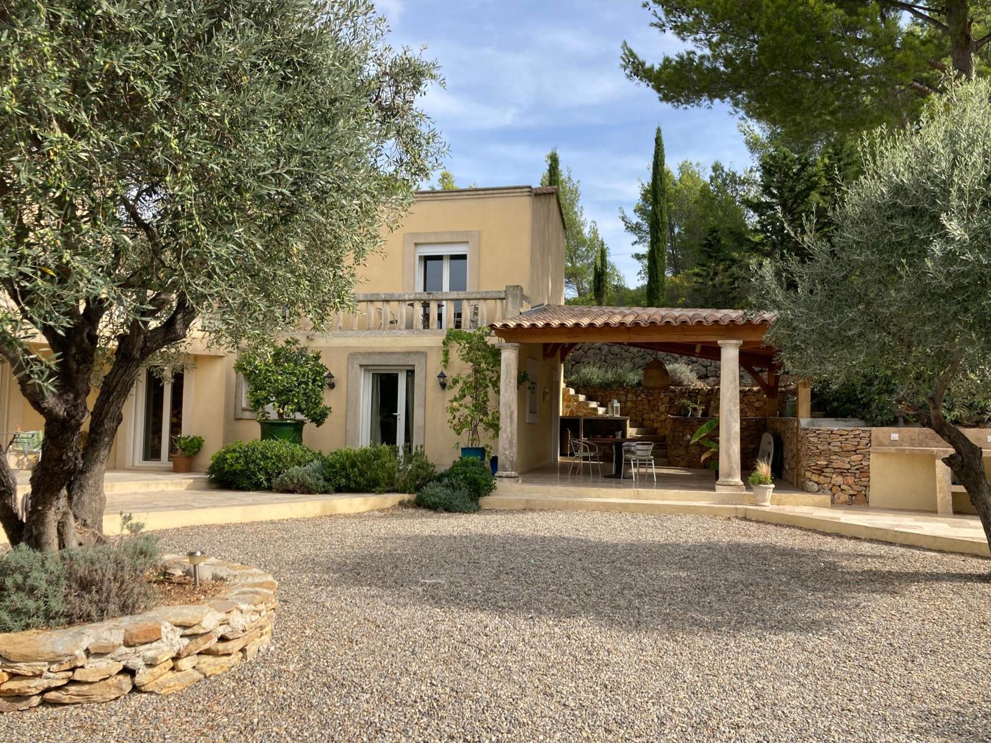 Castel'Lodge Le Beausset Exterior photo