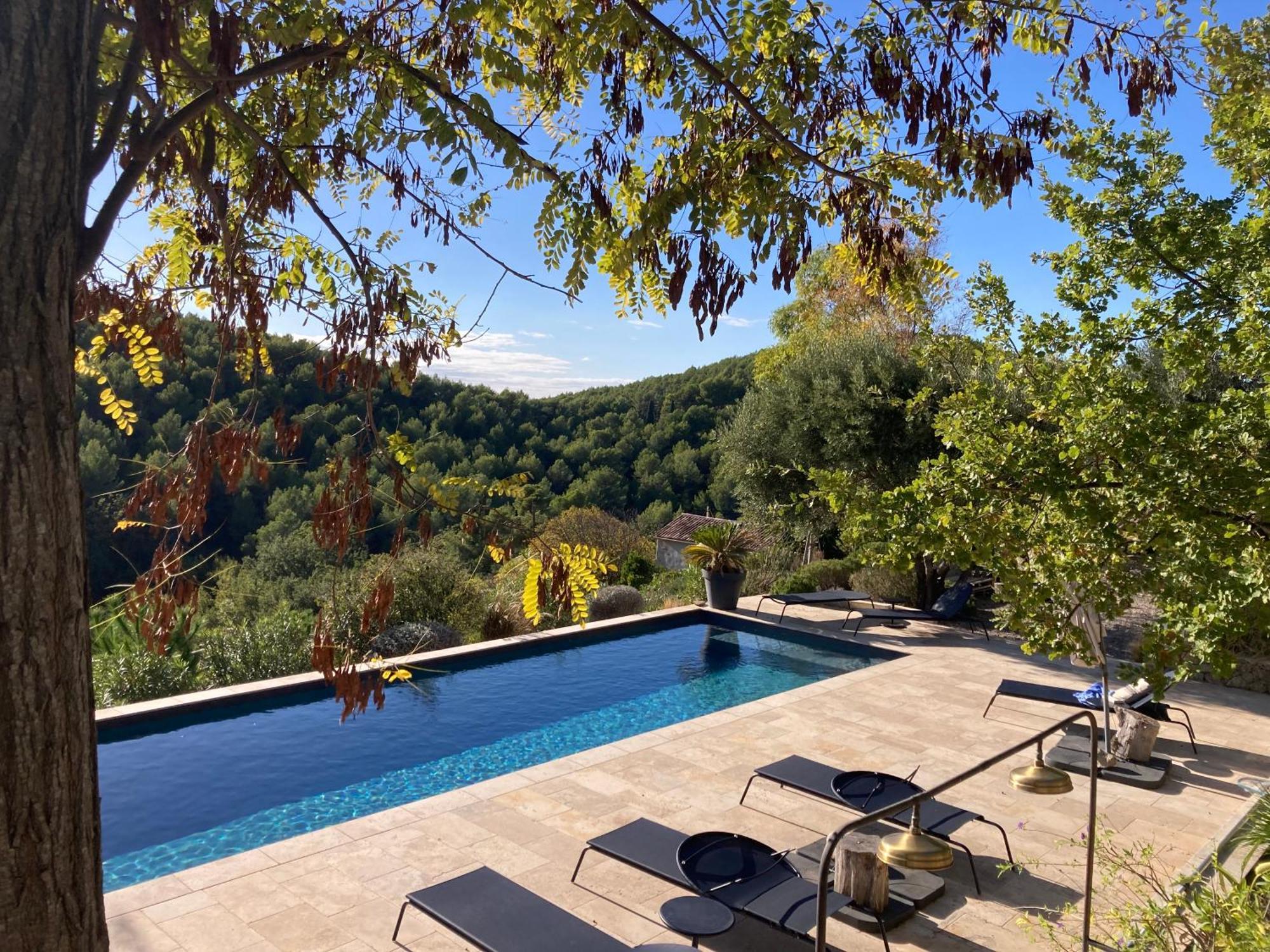 Castel'Lodge Le Beausset Exterior photo